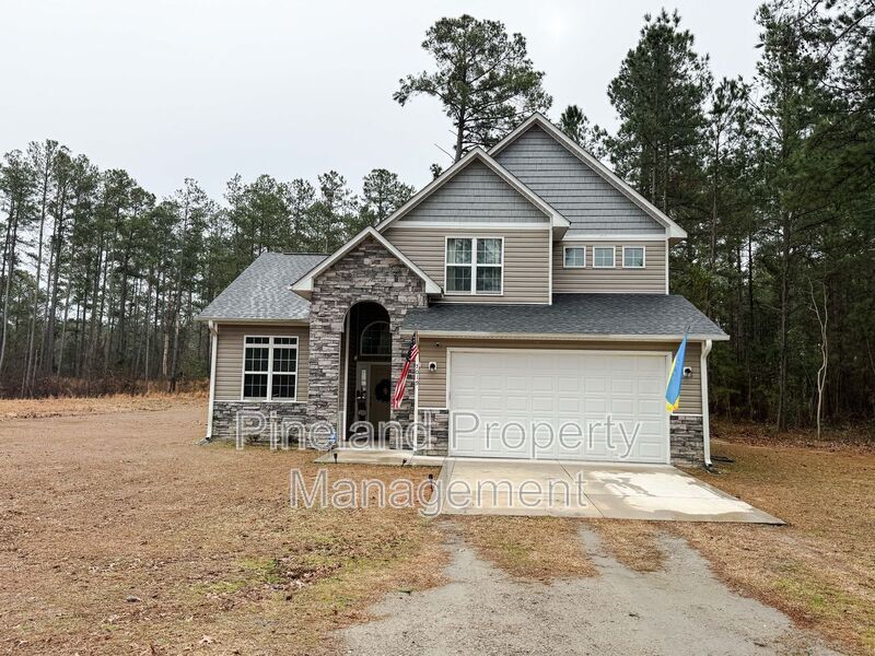 7019 Laurinburg Rd in Raeford, NC - Building Photo