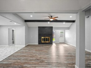 900 Westminster Dr in Richardson, TX - Foto de edificio - Building Photo