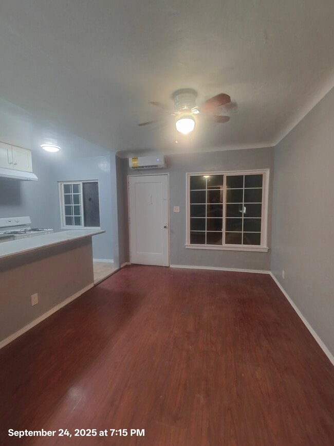 3319 Roseview Ave, Unit 1/2