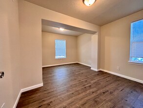 3725 Avenue N in Fort Worth, TX - Foto de edificio - Building Photo