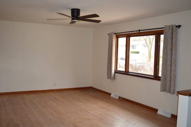 425 Mineau Pky in Madison, WI - Building Photo - Building Photo