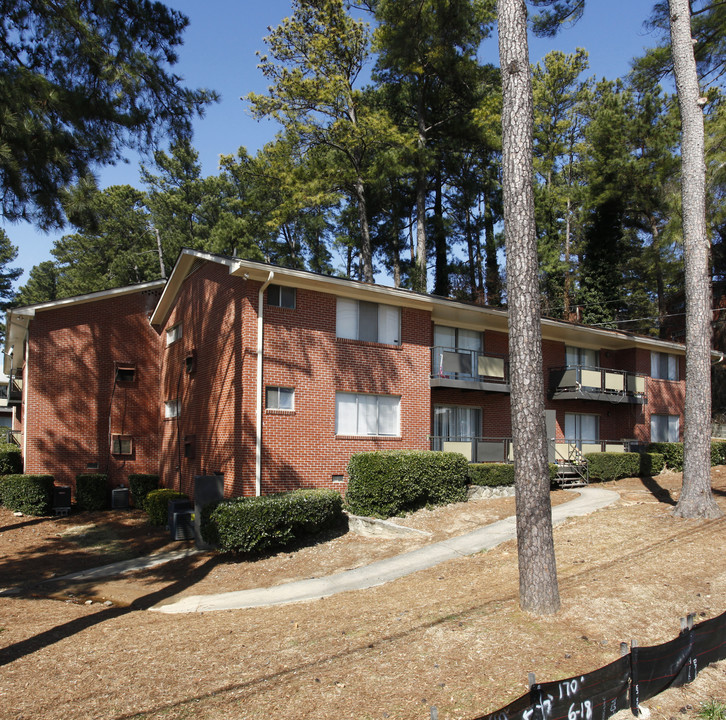 Buckhead Plaza in Brookhaven, GA - Foto de edificio