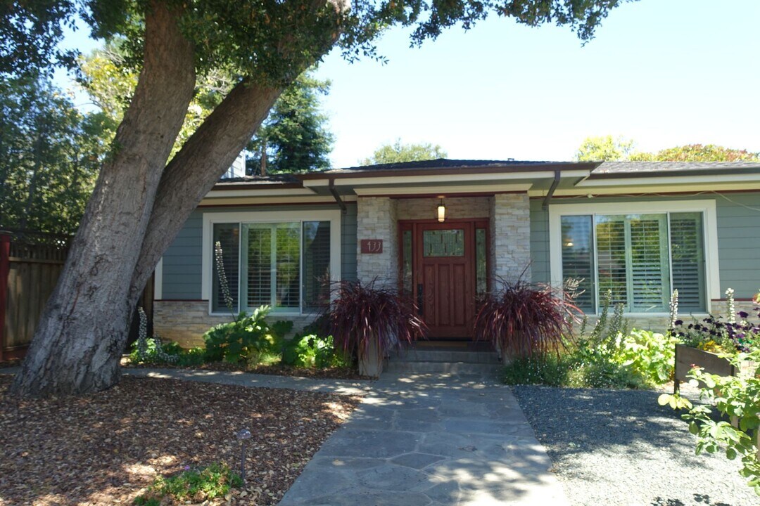 433 Azalea Way in Los Altos, CA - Building Photo