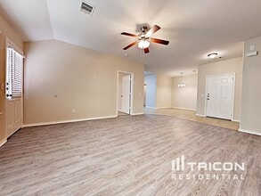 110 N Golden Oak Dr in Texas City, TX - Building Photo - Building Photo