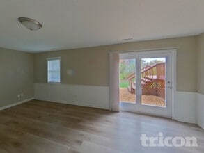 2990 Payne Ave in Little Canada, MN - Building Photo - Building Photo