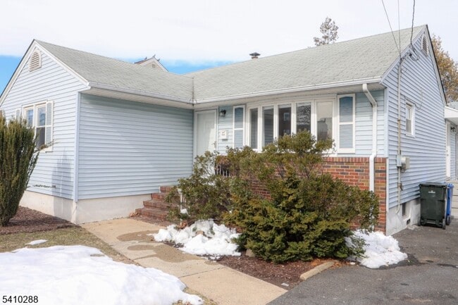 118 Hobart Ave in Rutherford, NJ - Building Photo - Building Photo