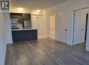 450 Dundas St E in Waterdown, ON - Building Photo - Building Photo