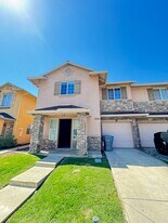 326 Hetherington Cir in Yuba City, CA - Building Photo