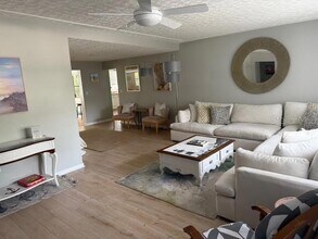 2186 Sunnyside Pl in Sarasota, FL - Building Photo - Building Photo