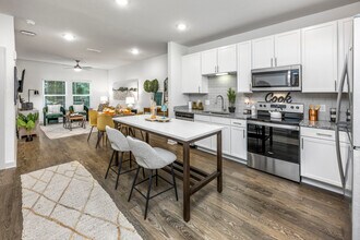Novo Gateway | Apartments and Townhomes in Ft. Myers, FL - Foto de edificio - Building Photo