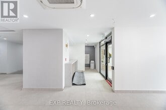 511 The West Mall in Toronto, ON - Building Photo - Building Photo