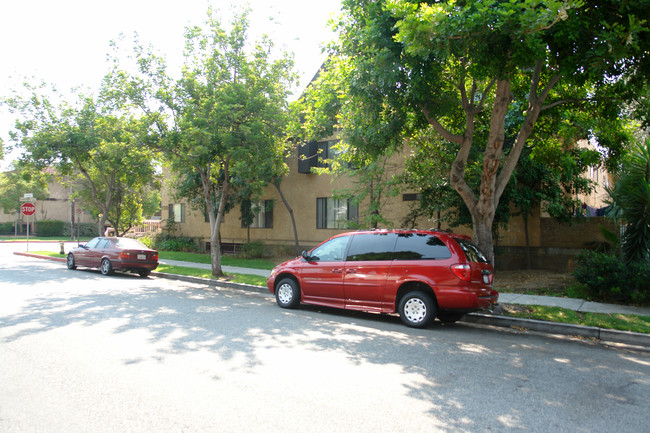 720 Orange Grove Ave in Glendale, CA - Building Photo - Building Photo