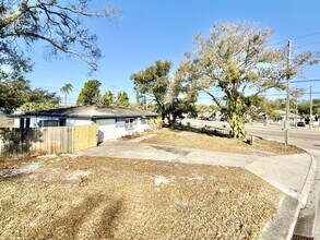 5396 68th Way N in St. Petersburg, FL - Foto de edificio - Building Photo