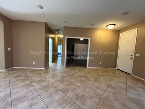 2825 E Trigger Way in Gilbert, AZ - Building Photo - Building Photo