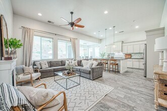 21038 Lago Bello in Friant, CA - Building Photo - Building Photo