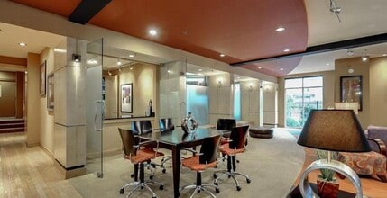 390 17th St NW, Unit 3057 in Atlanta, GA - Building Photo - Building Photo