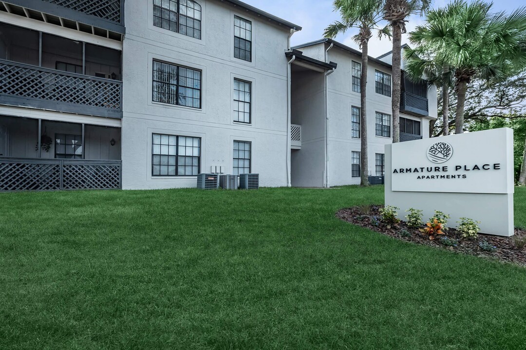 Armature Place in Tampa, FL - Foto de edificio