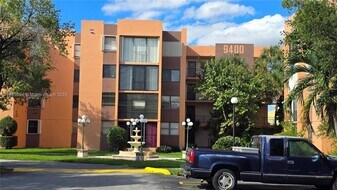 9400 W Flagler St in Miami, FL - Building Photo