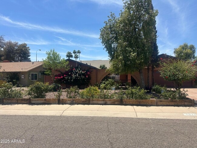 property at 6638 N 80th Pl