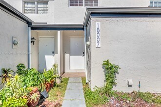 15007 SW 80th Terrace in Miami, FL - Building Photo - Building Photo