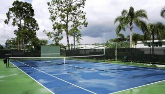 19124 Meadowbrook Ct in North Fort Myers, FL - Building Photo