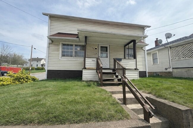 property at 754 N Sharpsville Ave