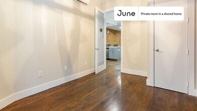 Private bedroom in 4 bed/2 bath Home in New York, NY - Building Photo - Building Photo