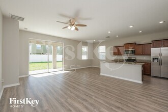 10833 Kirkwall Port Dr in Wimauma, FL - Foto de edificio - Building Photo