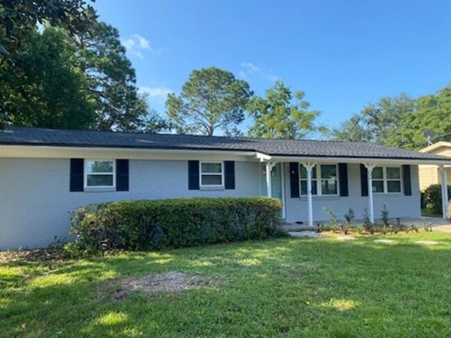 234 Deluna Rd SW in Fort Walton Beach, FL - Building Photo - Building Photo
