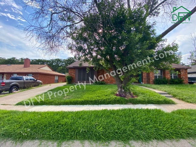 property at 1037 Stableway Ln