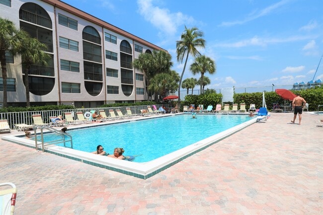 1015 Anglers Cv, Unit Anglers Cove G203 in Marco Island, FL - Building Photo - Building Photo