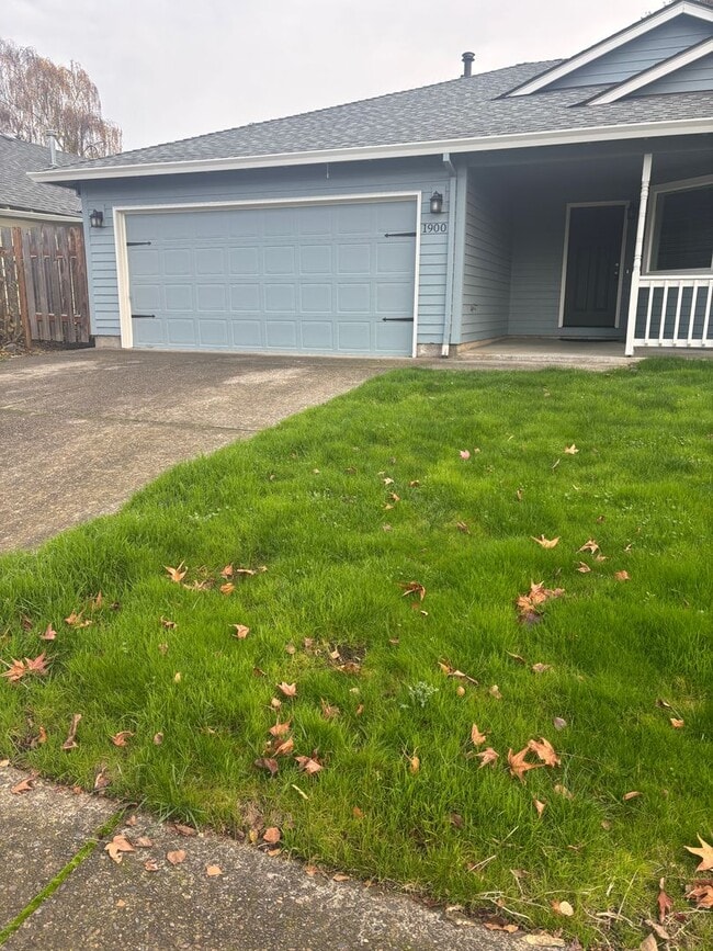 1900 Valeri Dr in Newberg, OR - Building Photo - Building Photo