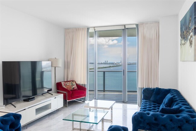 460 NE 28th St, Unit 3407 in Miami, FL - Foto de edificio - Building Photo