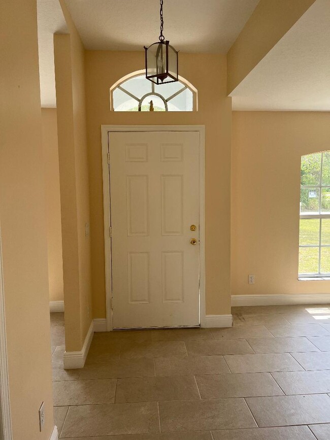 355 SW Fairway Ave in Port St. Lucie, FL - Building Photo - Building Photo