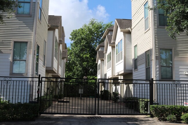 2318 Naomi St in Houston, TX - Building Photo - Building Photo