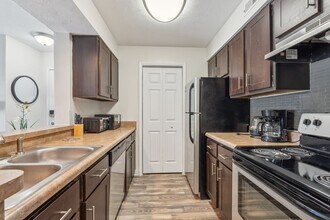 8083 Running Fox Rd in Columbus, OH - Building Photo - Building Photo