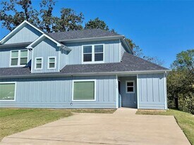 986 S 6th Ave in Denison, TX - Building Photo