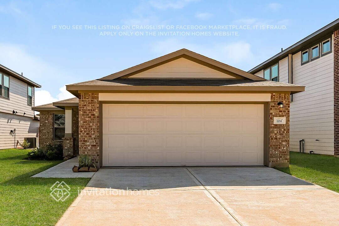 10714 Sunlit St in Cut And Shoot, TX - Building Photo