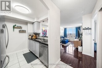 700-1700 Humberwood Blvd in Toronto, ON - Building Photo - Building Photo