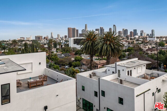 1247 1/2 W Bellevue Ave in Los Angeles, CA - Building Photo - Building Photo