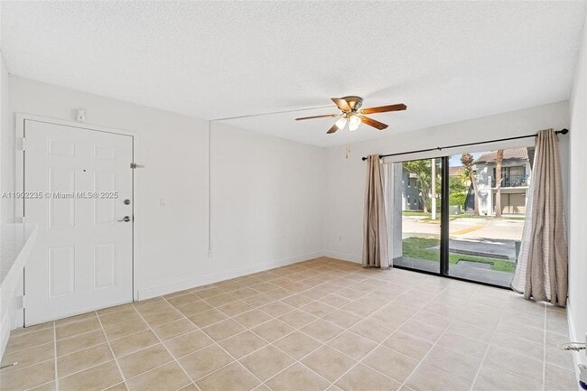7200 NW 179th St in Hialeah, FL - Building Photo - Building Photo