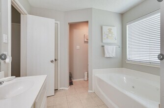 308 McMurtry Dr in Arlington, TX - Building Photo - Building Photo
