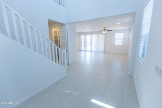 9510 W Roma Ave in Phoenix, AZ - Foto de edificio - Building Photo