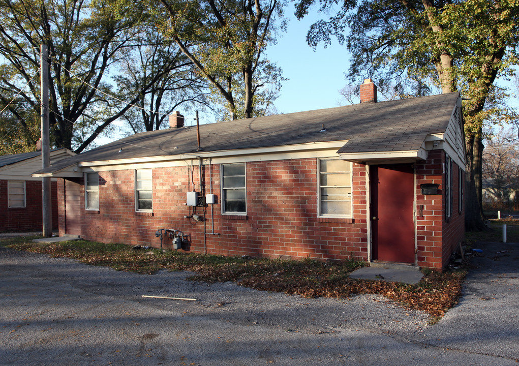 University Court Apartments in Memphis, TN - Building Photo