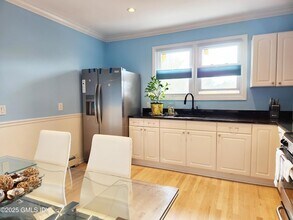 61 Aberdeen St, Unit 3 in Stamford, CT - Building Photo - Building Photo