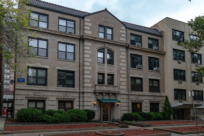 property at 545 W Wellington Ave