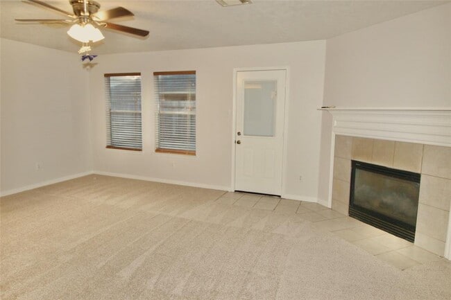 2014 Kitty Hawk Dr in Missouri City, TX - Building Photo - Building Photo