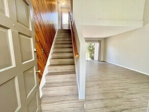 1271 Prairie Dog Cir in Ventura, CA - Building Photo - Building Photo