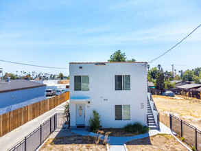 874 E Ladera St in Pasadena, CA - Foto de edificio - Building Photo