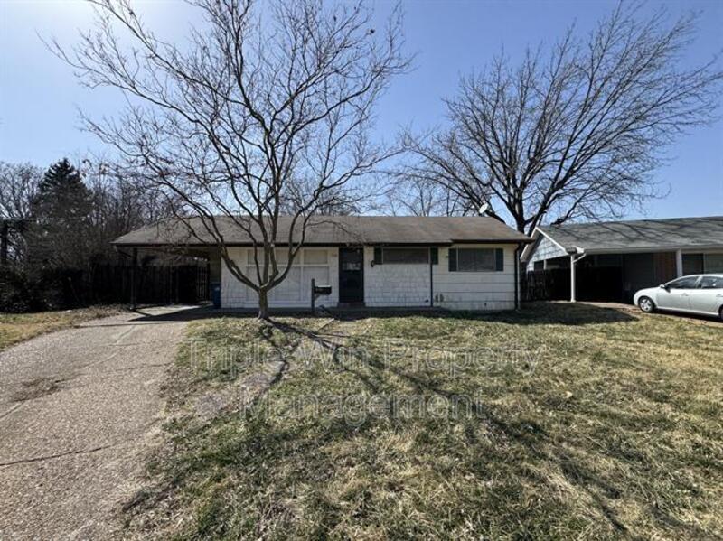 7101 Brackleigh Dr in Hazelwood, MO - Building Photo